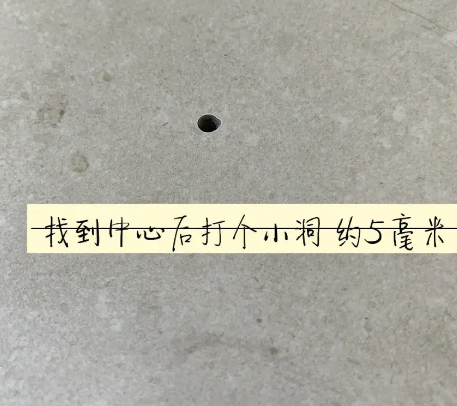 瓮安瓷砖空鼓维修公司专业解答在瓷砖铺贴过程中，如果砂料搅拌不均匀，将会带来以下问题