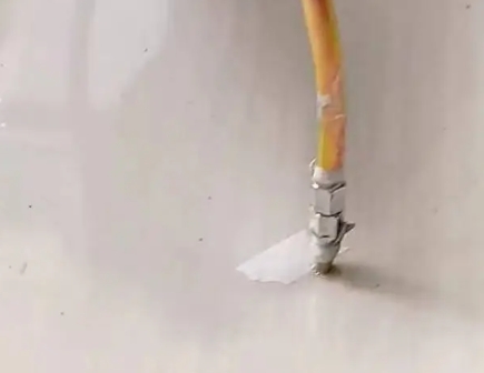 瓮安瓷砖空鼓维修公司专业解答在瓷砖铺贴过程中，如果使用的砂料过粗（如全部使用了粗砂），可能会导致以下问题